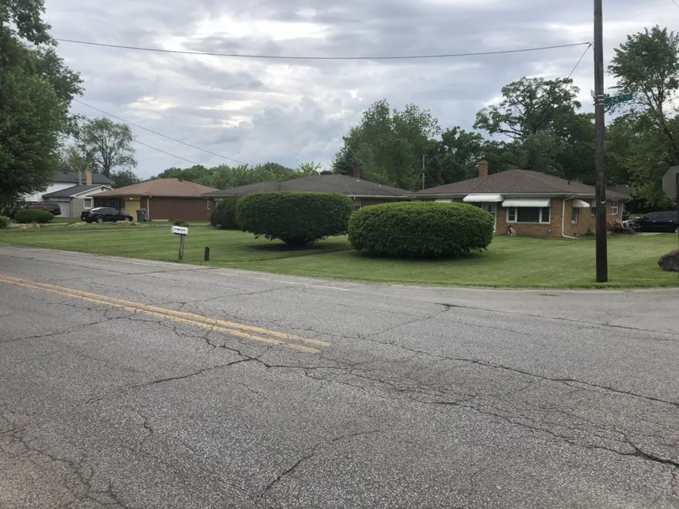 Trusted lawn mowing service in Indianapolis, IN by Strong Hands Services Lawn Care & Removal Enterprise