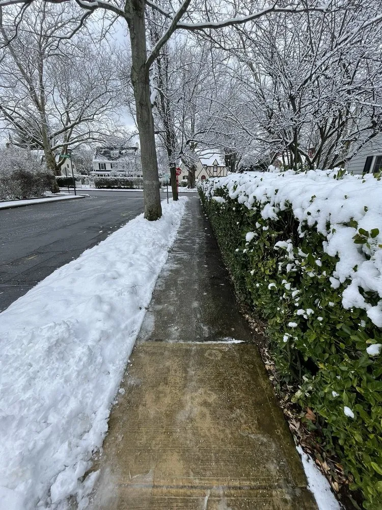 Top-rated garden landscaping in West Hempstead, NY by Strong Island Property Services