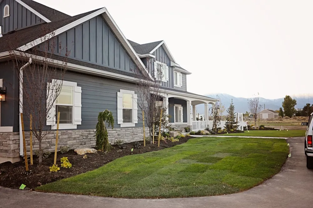 Custom yard maintenance experts serving West Jordan, UT - Strong Landscape