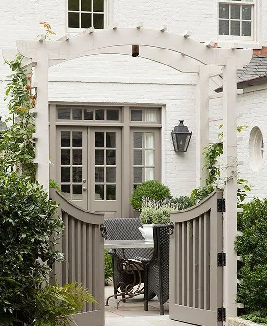 Professional lawn mowing service in Houston, TX by Strong Landscaping