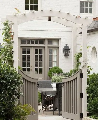 Strong Landscaping Logo