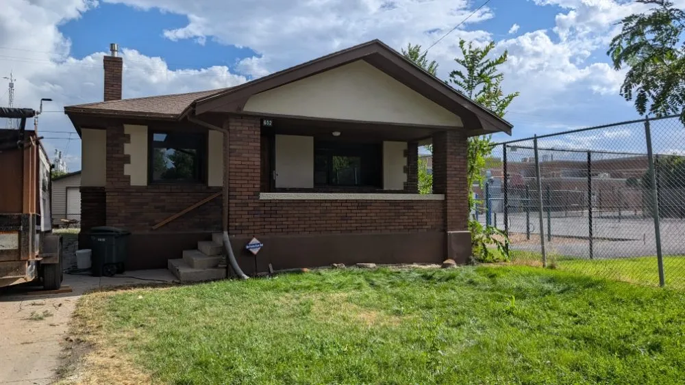 Top-rated lawn mowing service in West Jordan, UT - Strong Roots