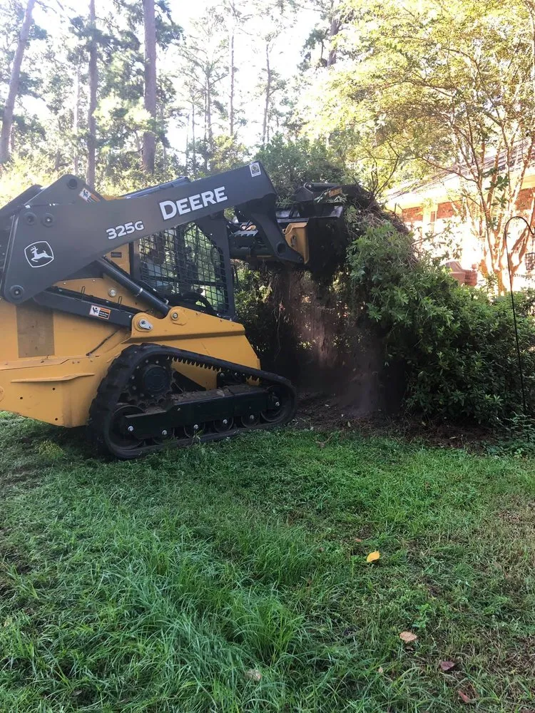 Reliable outdoor landscaping experts serving Thomasville, GA - Strut Lawn