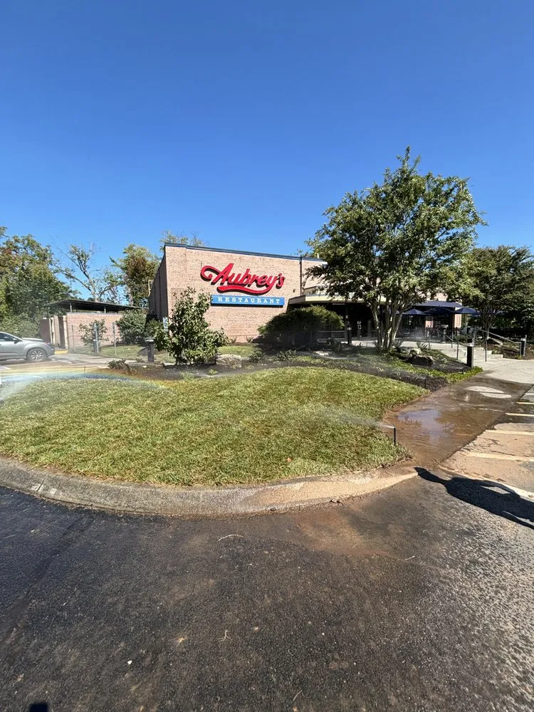 Top-rated yard maintenance for year-round maintenance in Kingston, TN by Stuart Row Landscapes