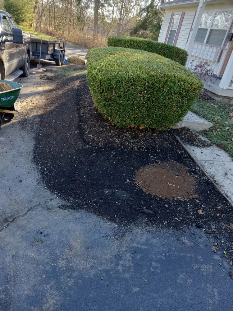 Expert yard maintenance for beautiful yards across Newark, OH - Stuart's A1 from Day1 Lawncare and Landscaping