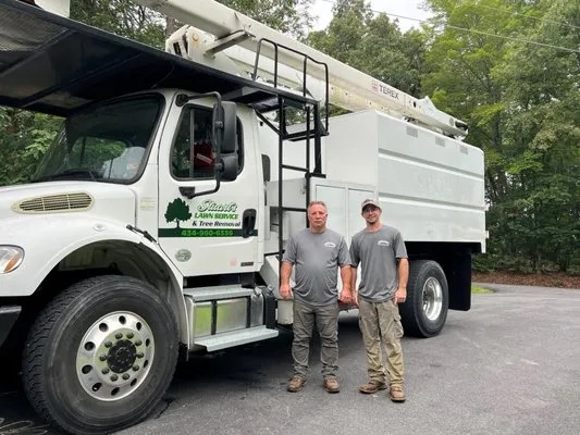 Stuart's Lawn and Tree Service Logo