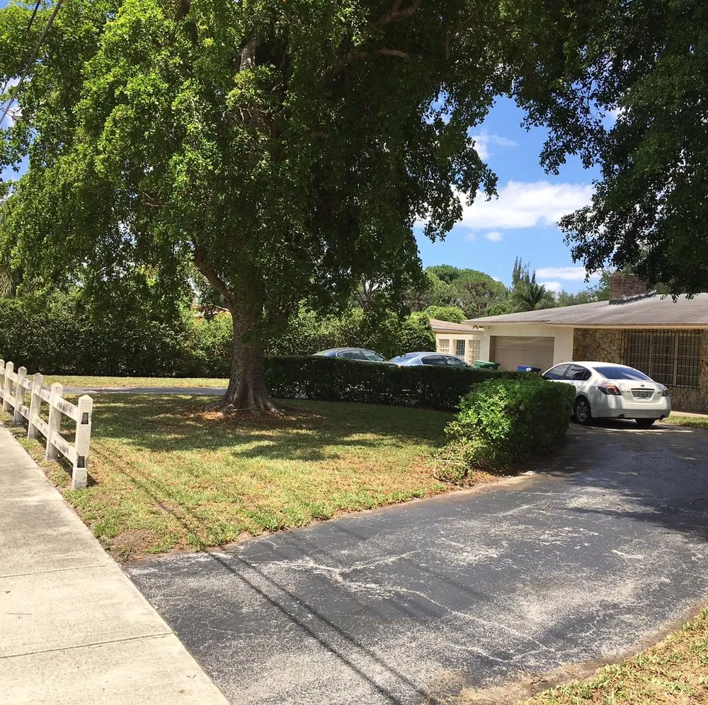 Top-rated residential landscaping for year-round maintenance across Miami, FL - Stuckey Lawn and Maintenance