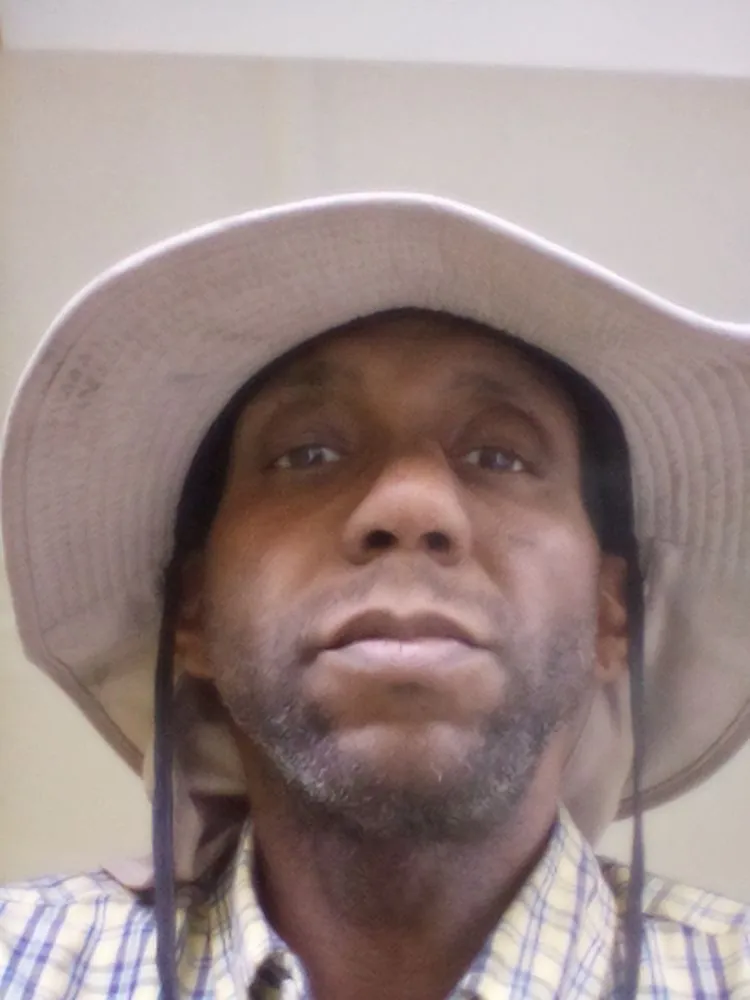 Custom yard cleanup service in Jackson, MS by Stuckey's Lawn Care & Maintenance Service