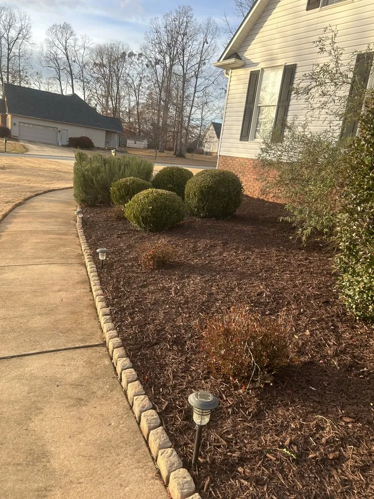 Custom lawn care service experts serving Inman, SC - Stukes Lawn Service