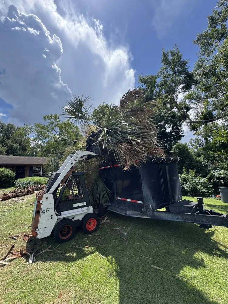 Local garden landscaping for homes across Riverview, FL - Stumped Tree Service