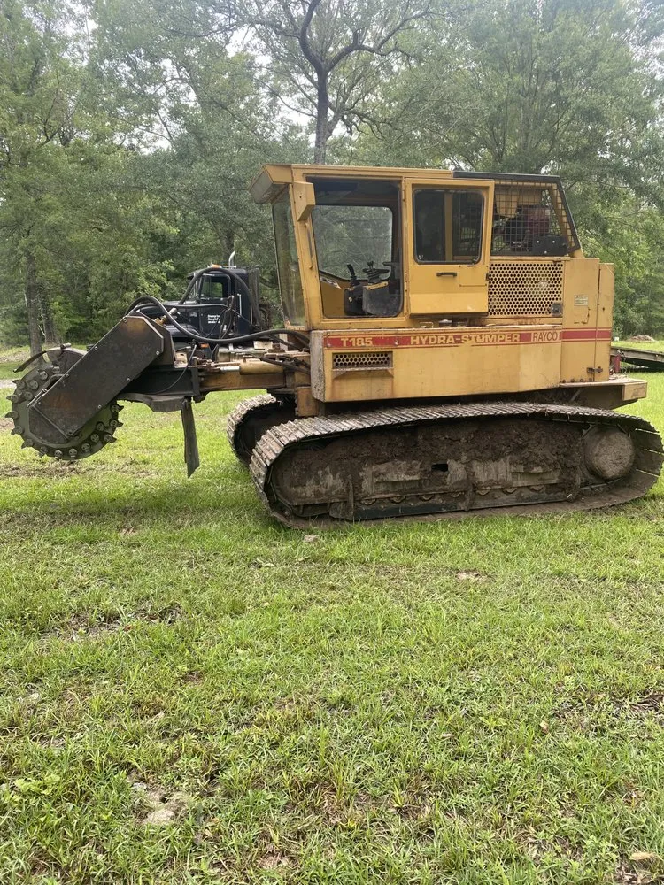 Top-rated yard cleanup service in Covington, LA by Stump'Es Stump Grinding