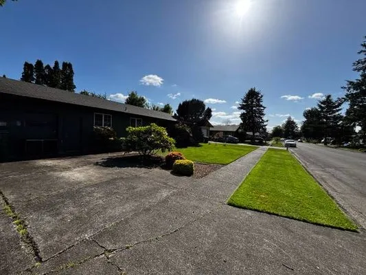 Sturdevant's Outdoor Services Logo