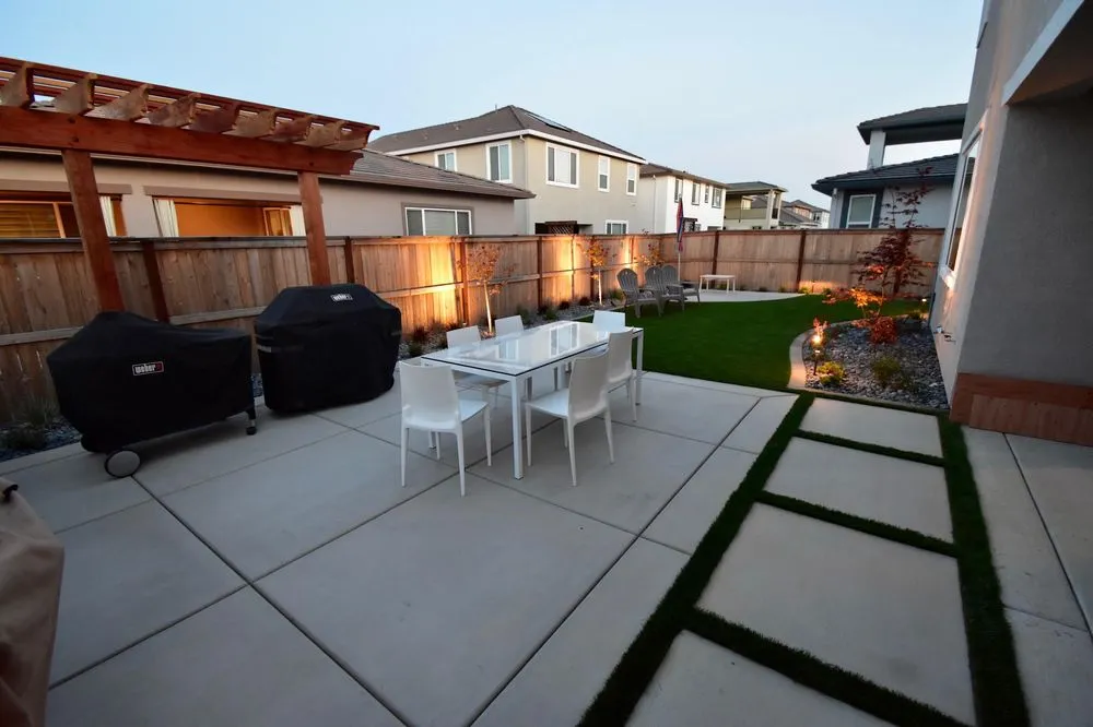 Professional yard maintenance in Sacramento, CA by Stuteville Landscaping