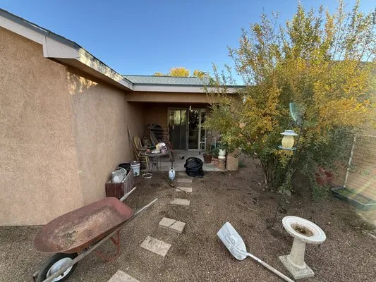 Suavecito Landscaping Logo