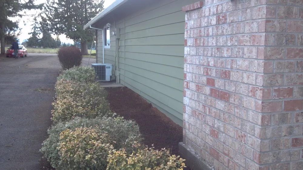 Professional landscaping services experts serving Lebanon, OR - Suburban Landscape Maintenance