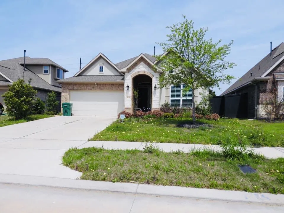 Custom residential landscaping for beautiful yards across Sugar Land, TX - Sugar Land Irrigation & Maintenance