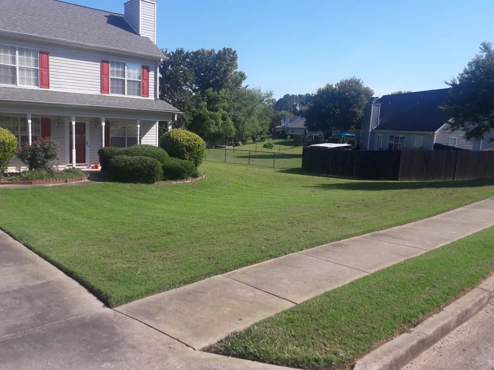 Expert landscaping services with custom design in Hampton, GA by Sullie's Landscaping & Home Improvement