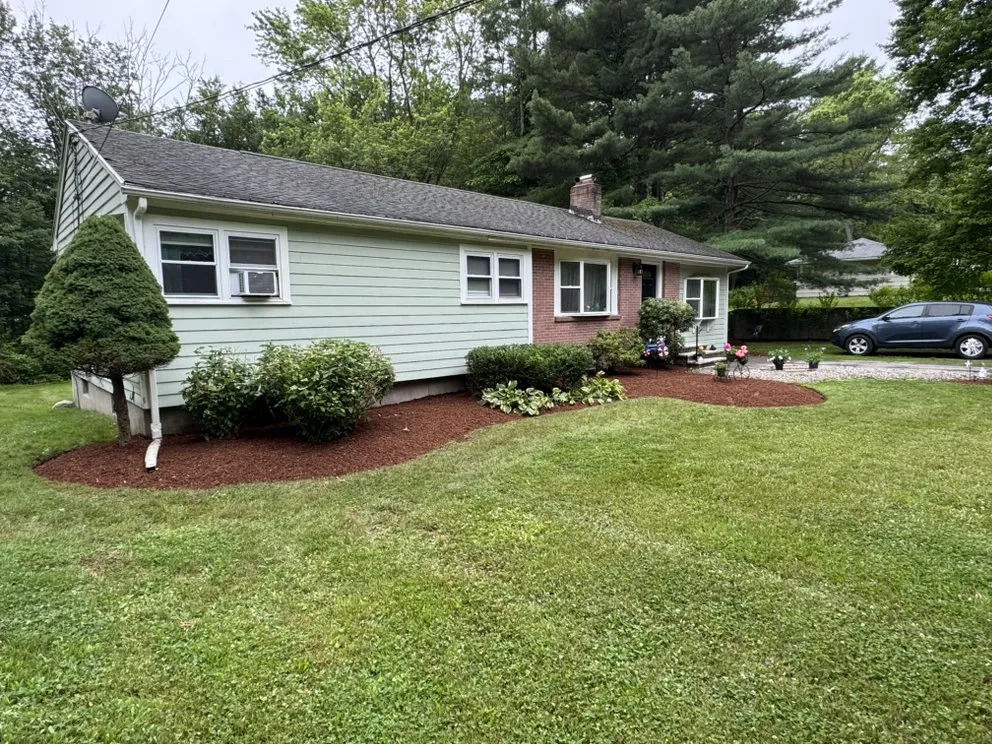 Local garden landscaping experts serving Easton, MA - Sullivan Lawn Service