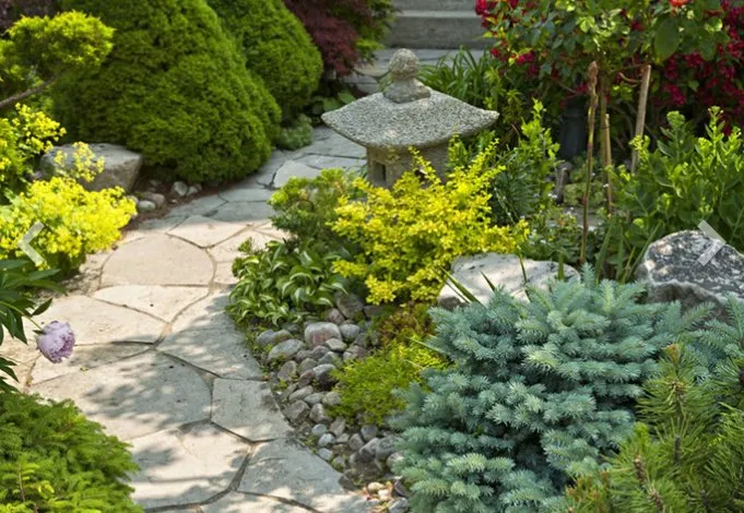 Professional outdoor landscaping with custom design in Ivoryton, CT by Sullivan Lawn Services