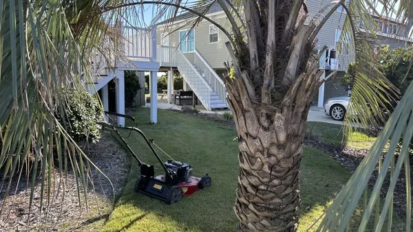 Sullivan’s Lawn Care Logo