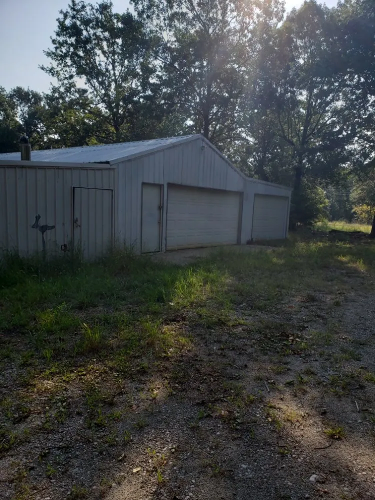 Top-rated yard maintenance for beautiful yards in Warsaw, MO by Sully's Midwest Mowing