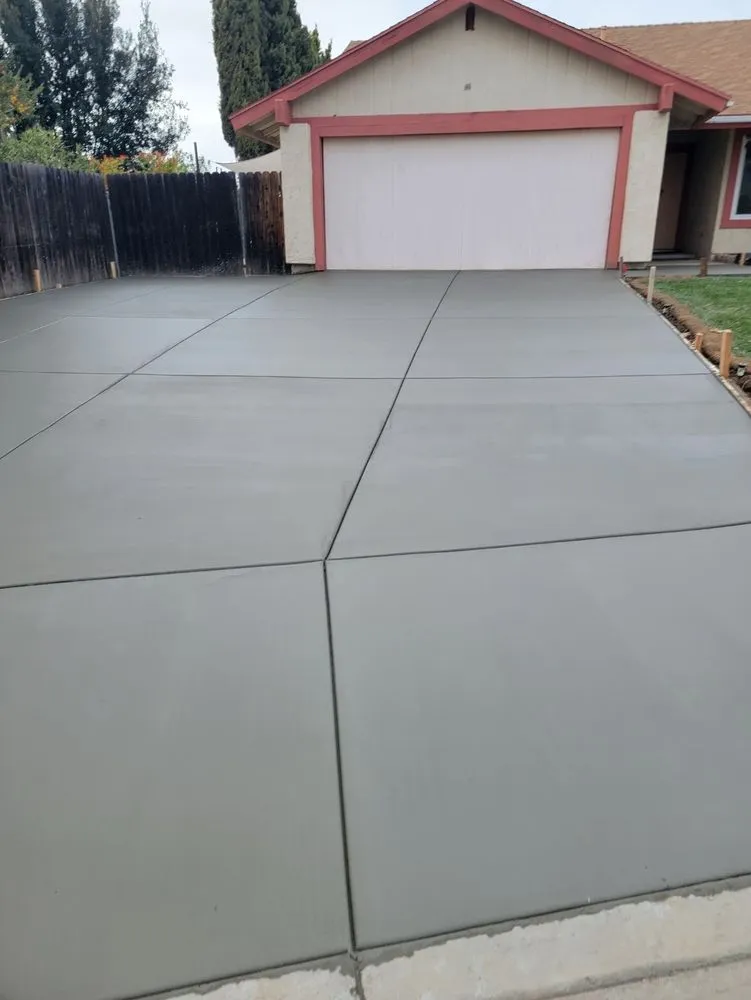 Custom landscape installation experts serving Saint George, UT - Sultan's Tree Surgeon Expert