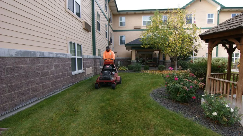 Reliable yard maintenance for homes in Boise, ID by Summer Lawns