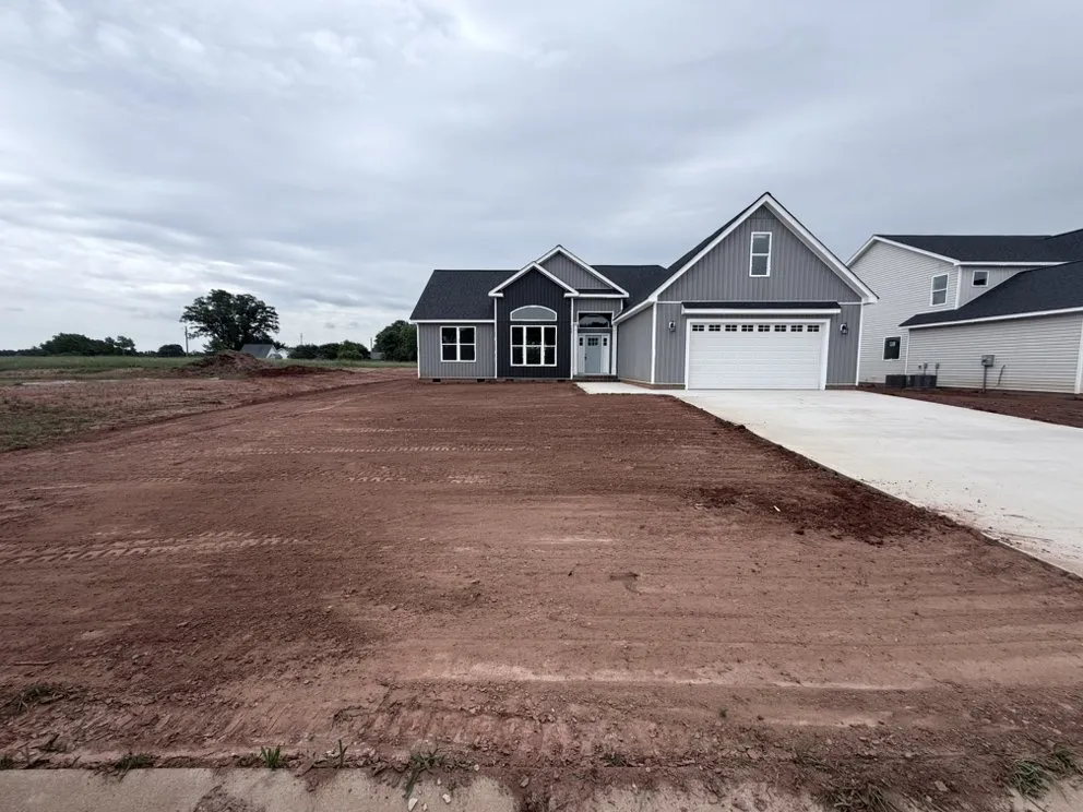 Affordable garden landscaping for residential properties across Taylors, SC - Summer view Landscaping