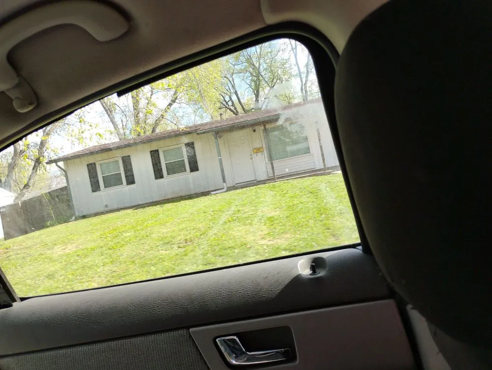 Top-rated lawn mowing service in Grandview, MO - Summers lawn care & snow removal