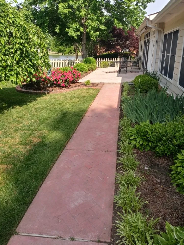 Custom lawn care service in Huntsville, AL - Summers Lawn Care