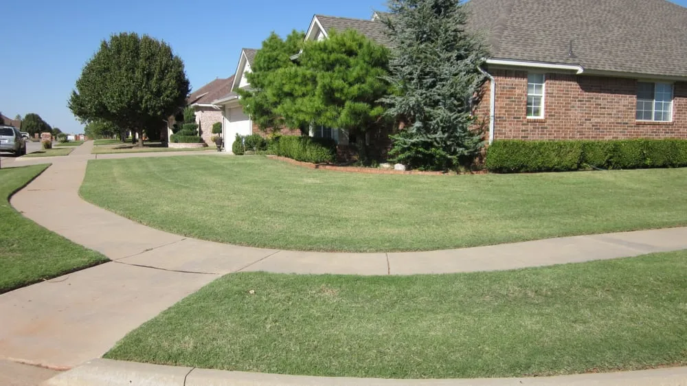 Reliable landscaping services in Edmond, OK by Summerwind Lawns LLC