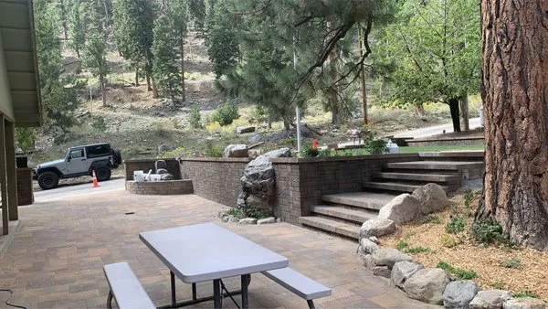 Summit Landscape and Design Logo