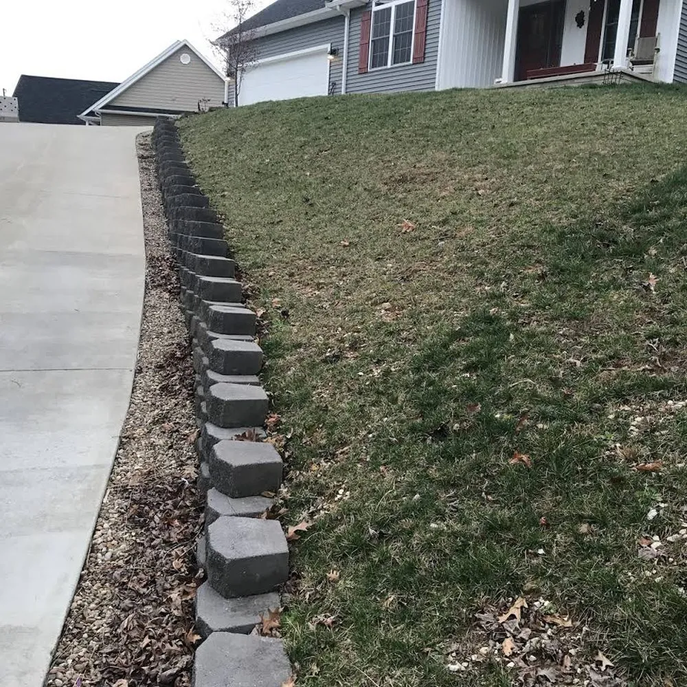 Top-rated yard maintenance in Ashland, KY by Summit Landscapes