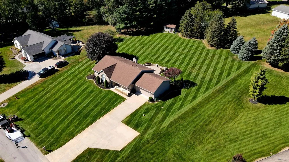 Top-rated lawn care service in Ypsilanti, MI - Summit Outdoor Management