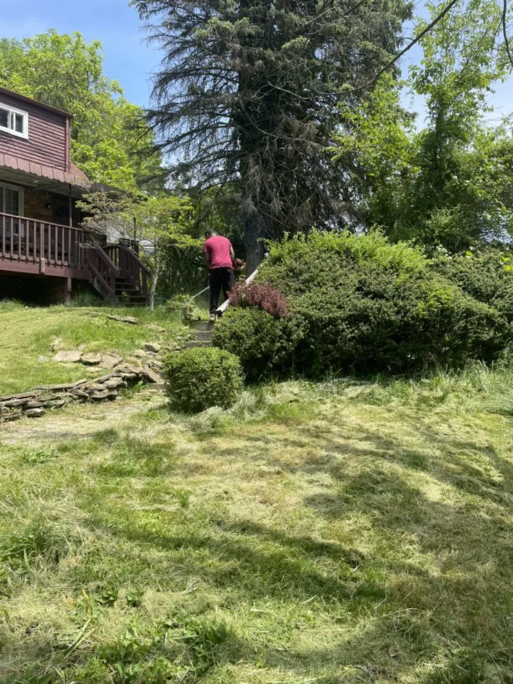 Expert residential landscaping in Pittsburgh, PA - Sumpter & Garrett