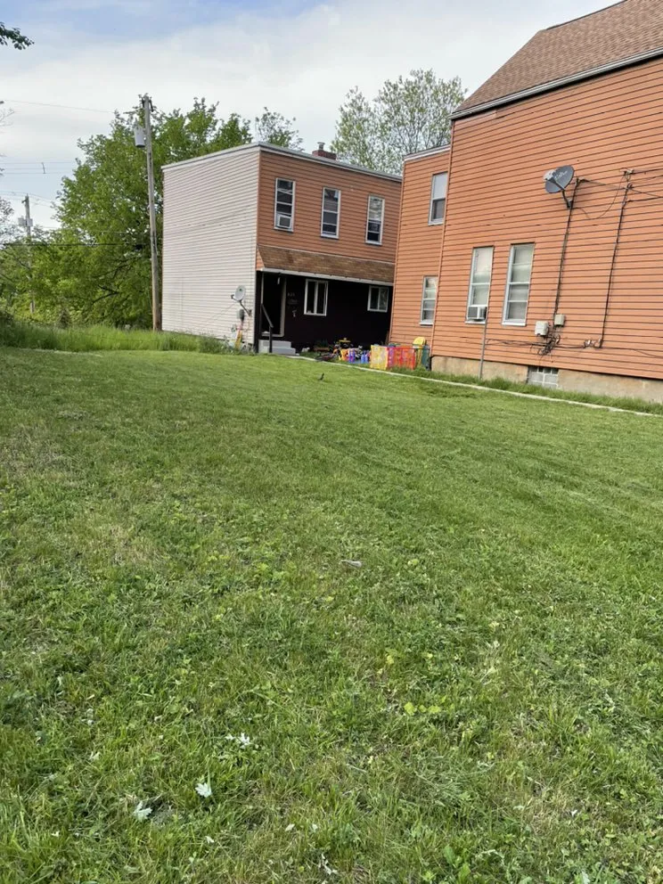 Professional residential landscaping in Pittsburgh, PA - Sumpter & Garrett