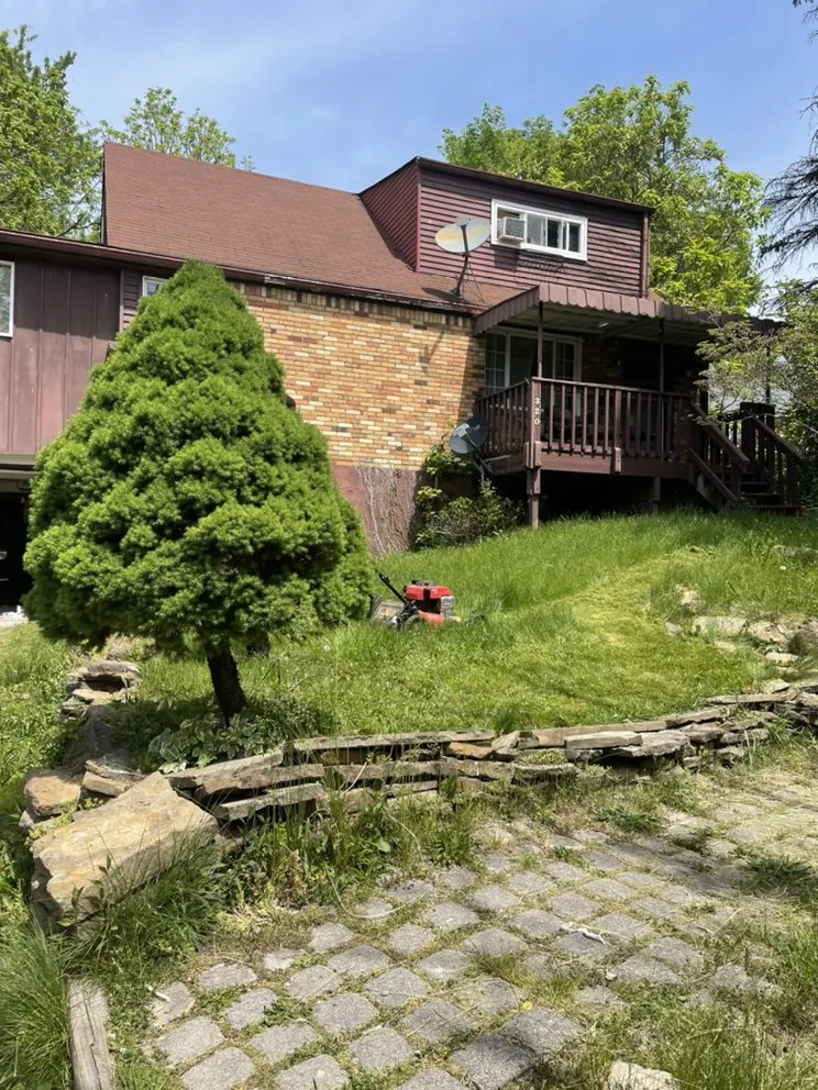 Custom yard cleanup service in Pittsburgh, PA - Sumpter & Garrett