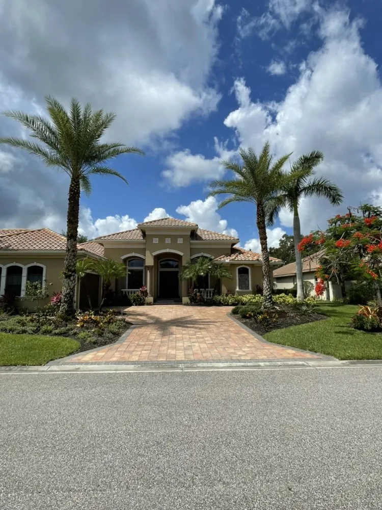 Local yard cleanup service experts serving Alva, FL - Sun Dial Lawn & Landscaping Services