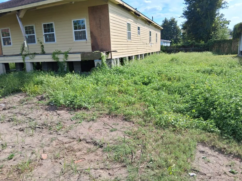 Affordable yard cleanup service near you across Gretna, LA - Sun Flower Lawncare