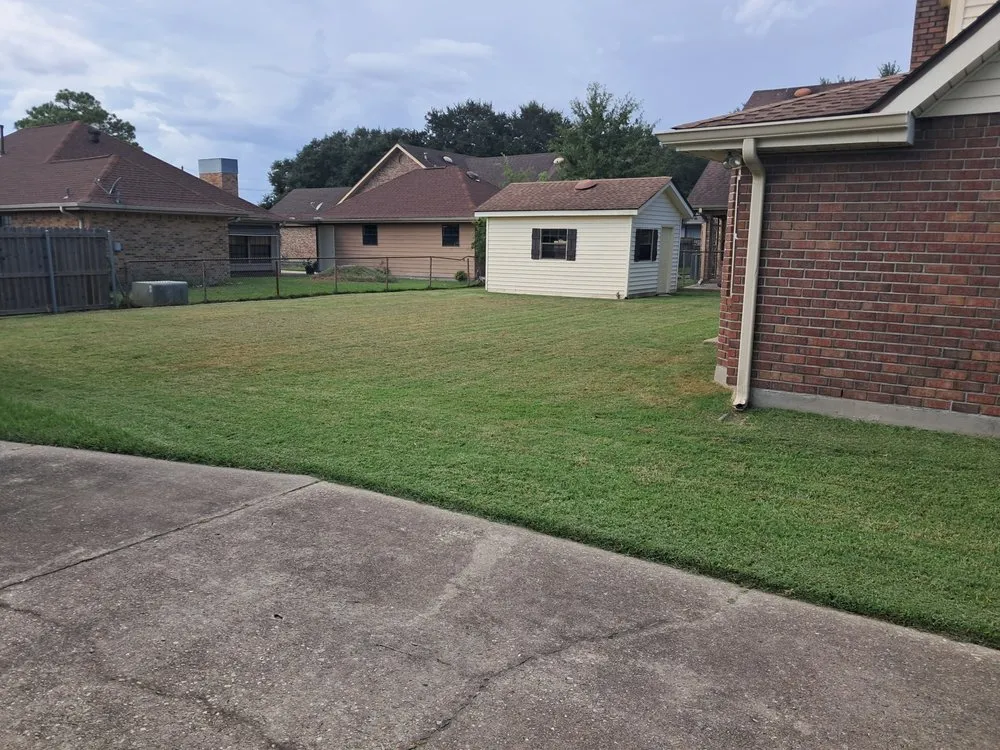 Local outdoor landscaping with custom design in Gretna, LA by Sun Flower Lawncare