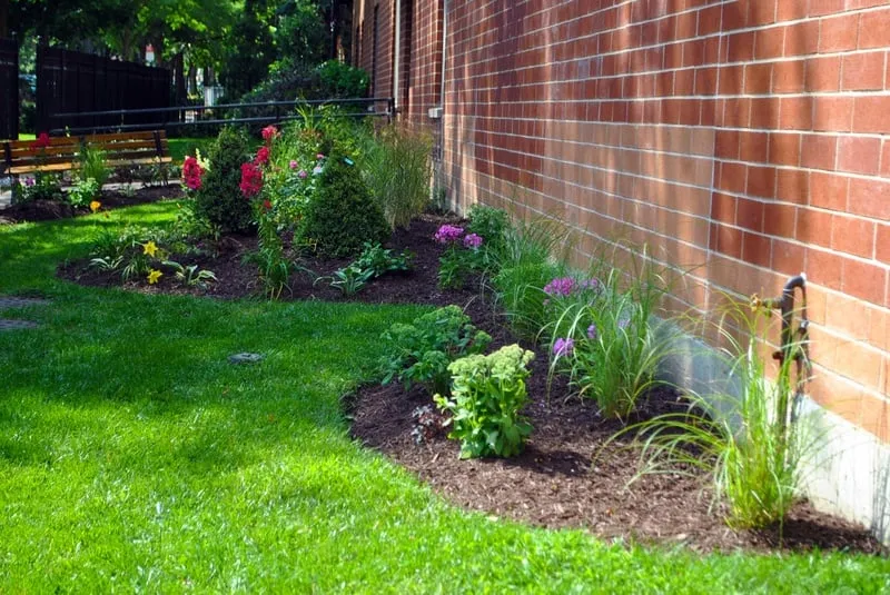 Local outdoor landscaping for residential properties in Chicago IL, IL by Sun Landscape