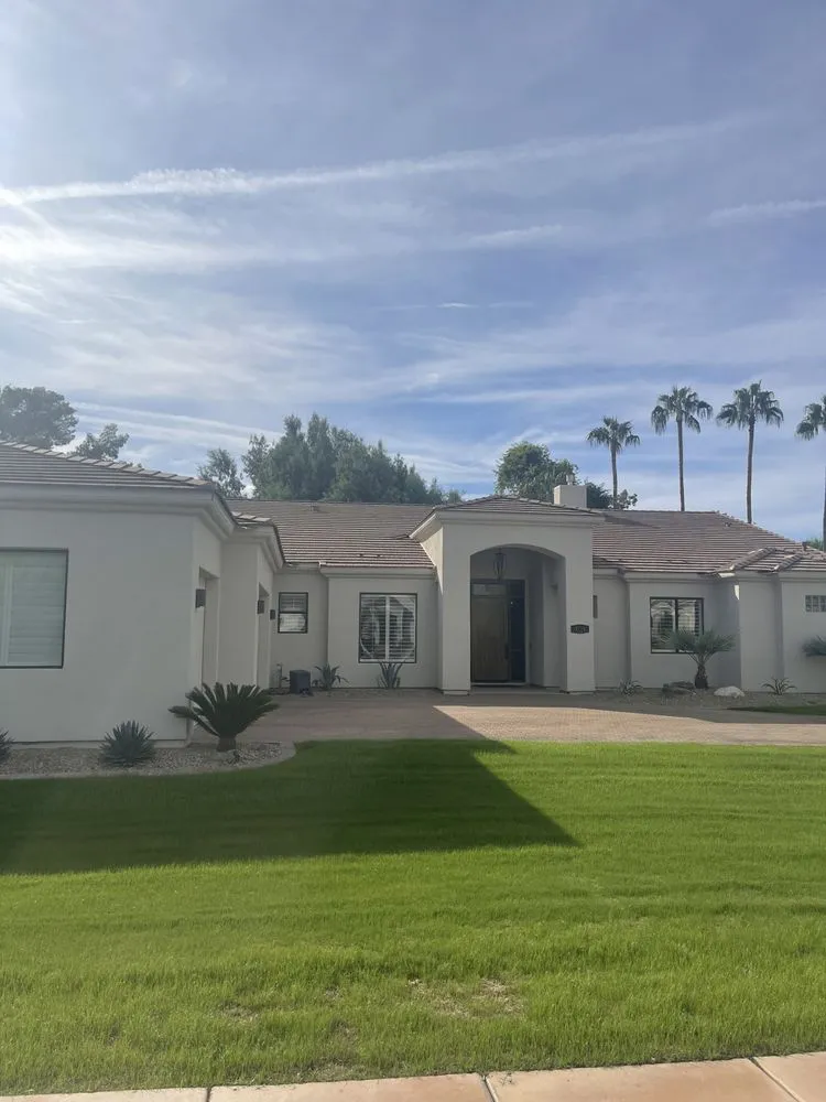 Custom lawn care service in Phoenix, AZ by Sun of the Valley Landscaping