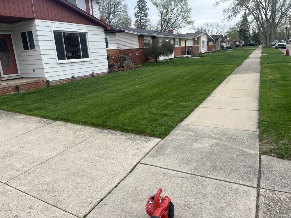 Local lawn care service in Garden City, MI - Sun Rise Lawn Care