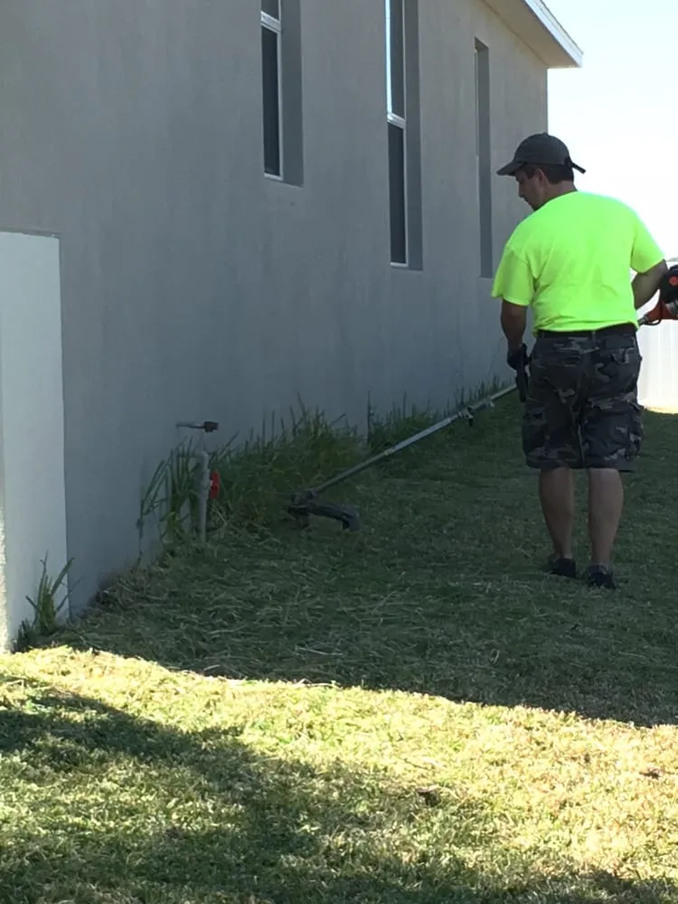 Trusted residential landscaping experts serving Ruskin, FL - Sun Serv Lawn and Landscape