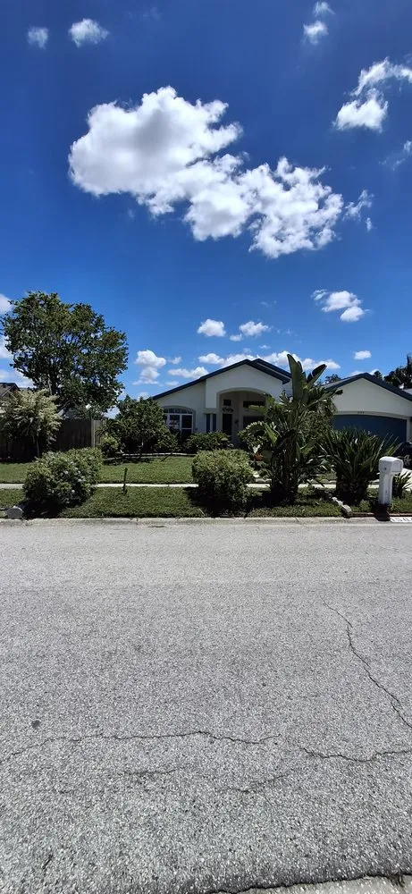 Affordable lawn mowing service in Riverview, FL by Sun State Lawn Services