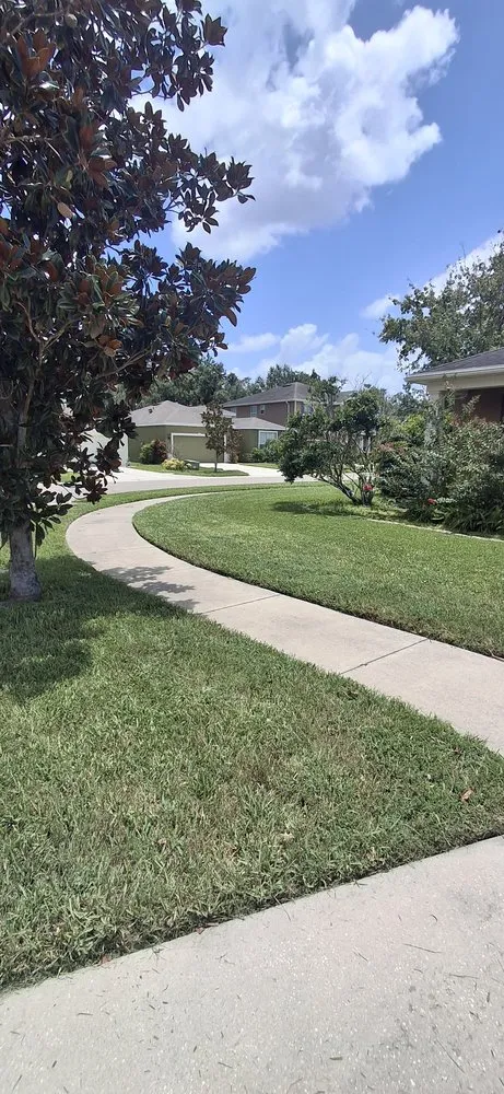 Custom outdoor landscaping experts serving Riverview, FL - Sun State Lawn Services