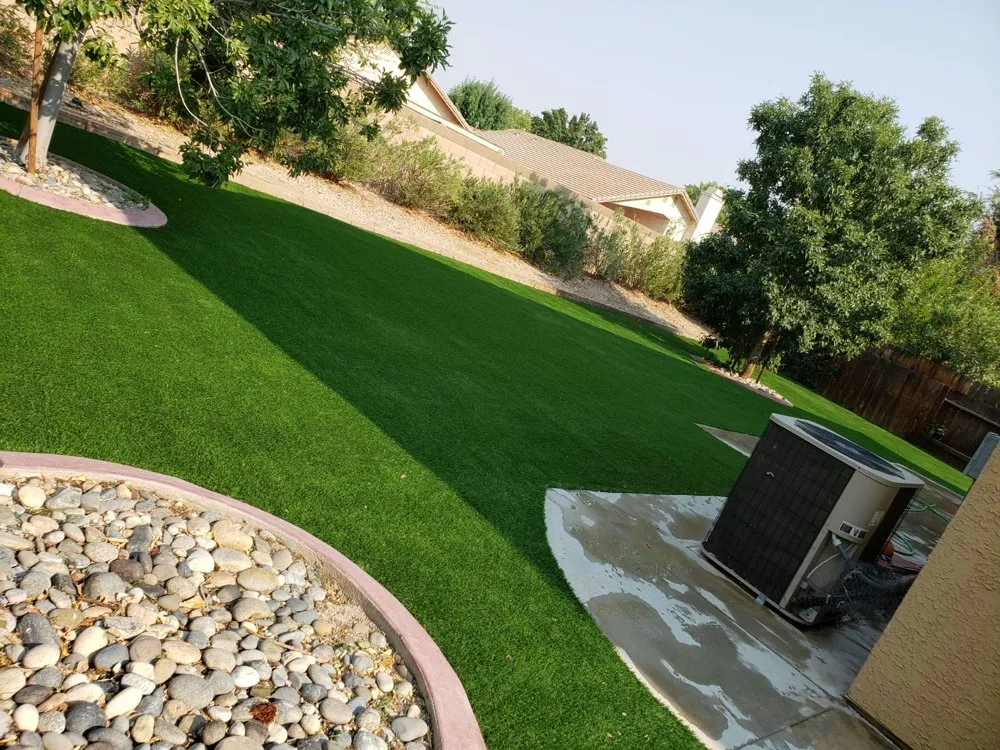 Expert lawn mowing service experts serving Las Vegas, NV - Sun Turf