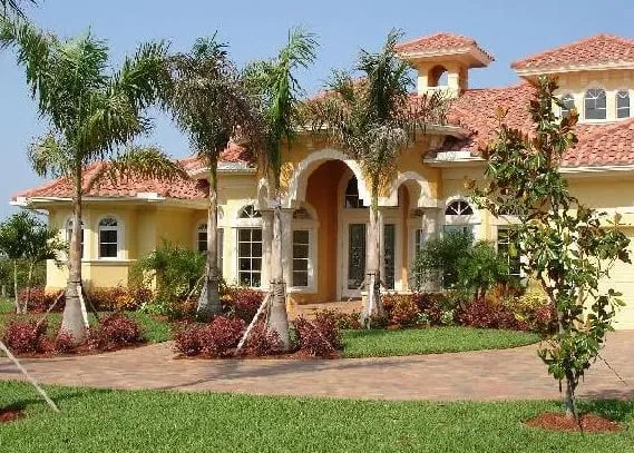 Custom landscape design for residential properties across Fort Myers, FL - Sun Valley Landscaping