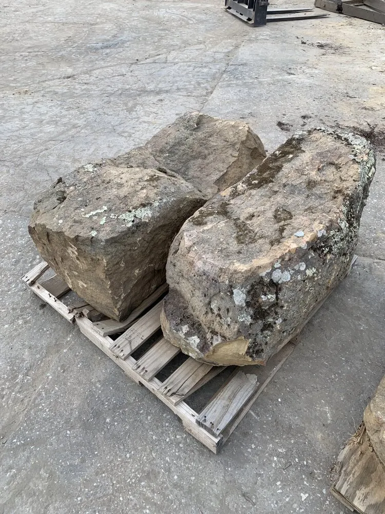 Affordable lawn care service for homes across Omaha, NE - Sun Valley Landscaping