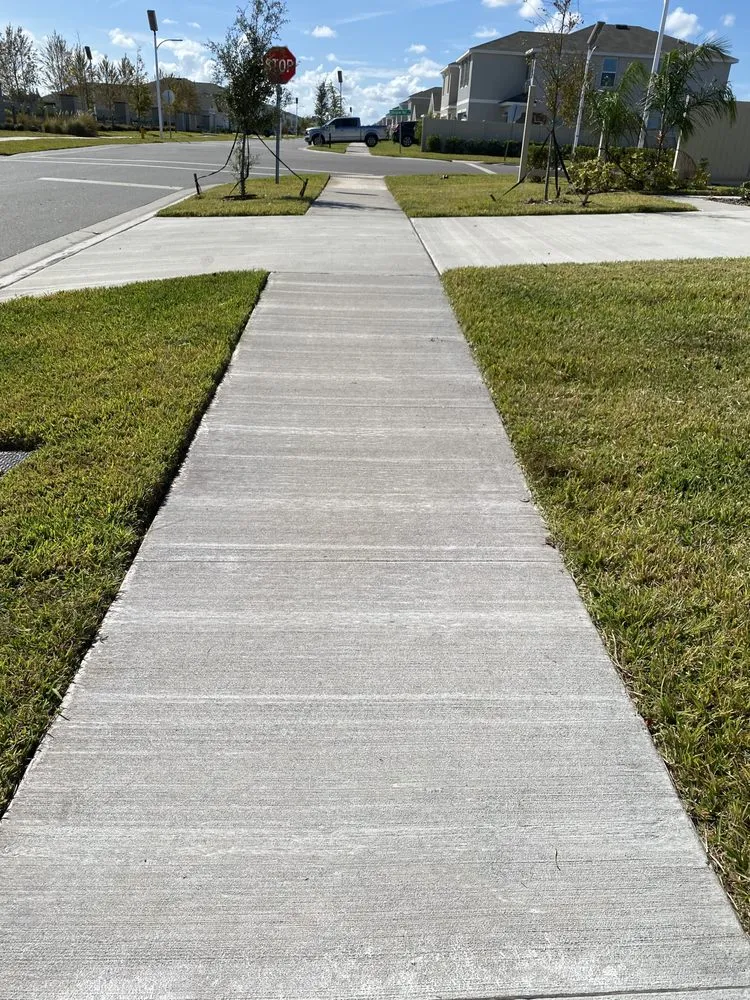 Trusted lawn mowing service near you across Riverview, FL - Sunbreeze Lawn Care